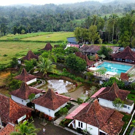Kampoeng Joglo Ijen Villa Banyuwangi  Exterior photo