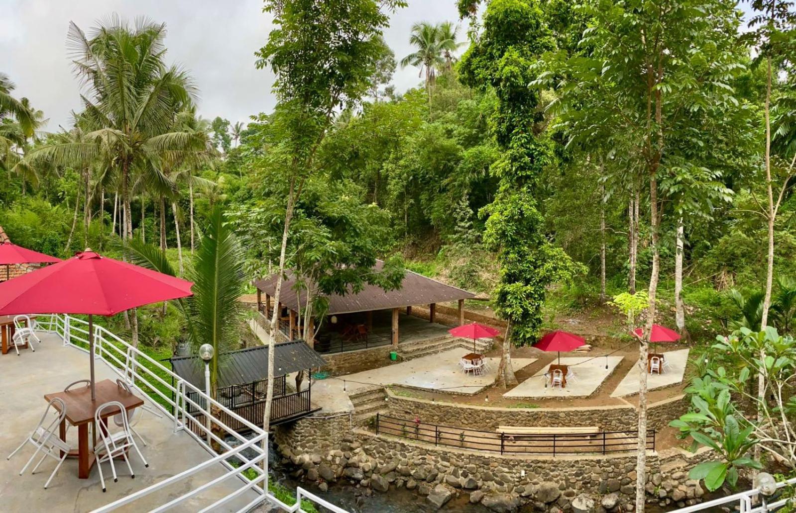 Kampoeng Joglo Ijen Villa Banyuwangi  Exterior photo