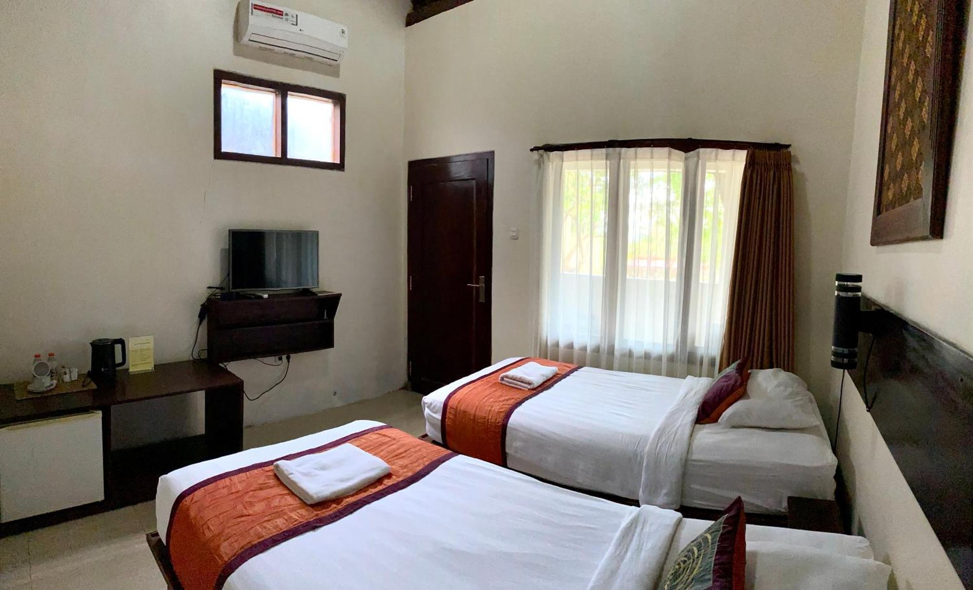 Kampoeng Joglo Ijen Villa Banyuwangi  Exterior photo