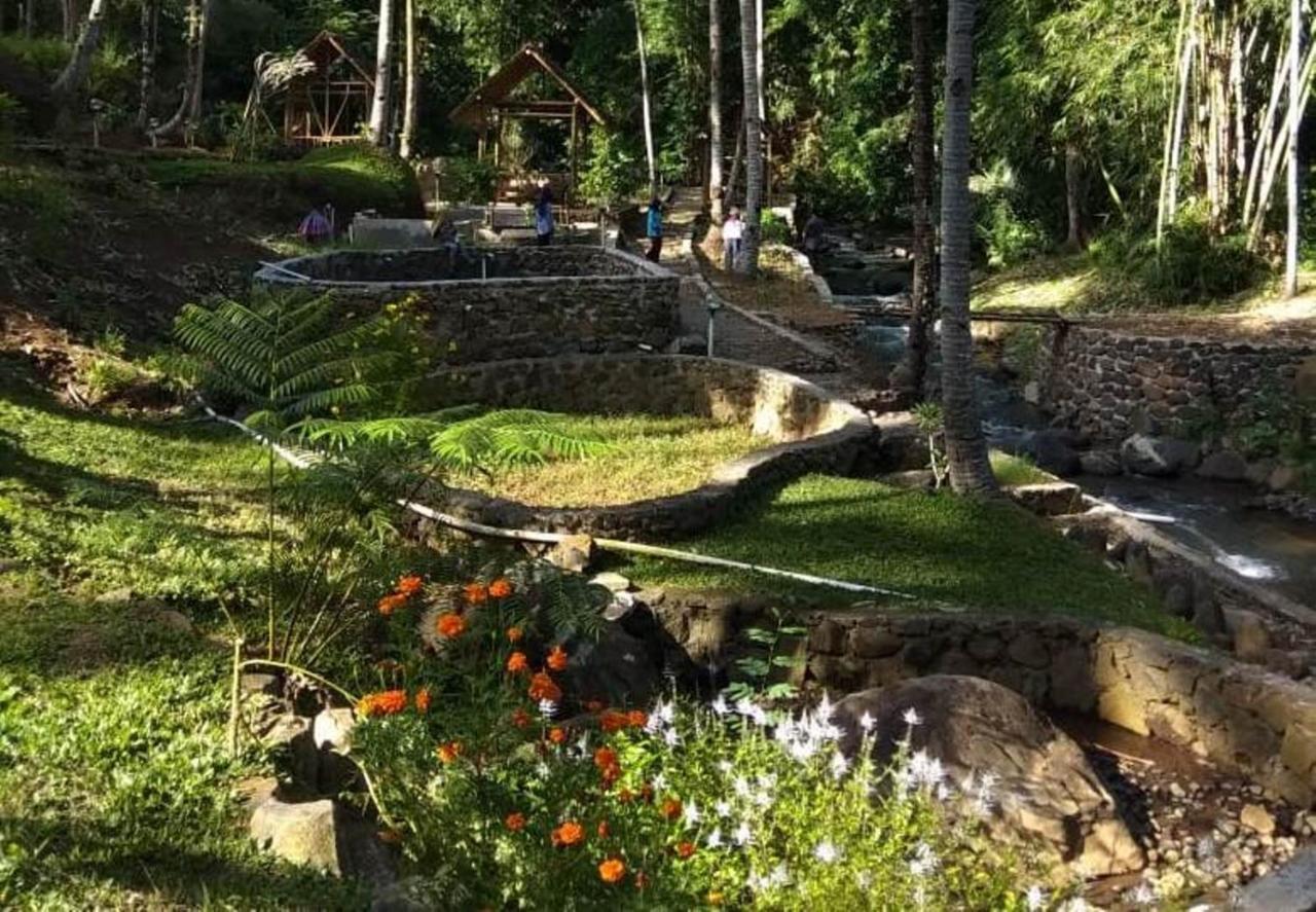 Kampoeng Joglo Ijen Villa Banyuwangi  Exterior photo